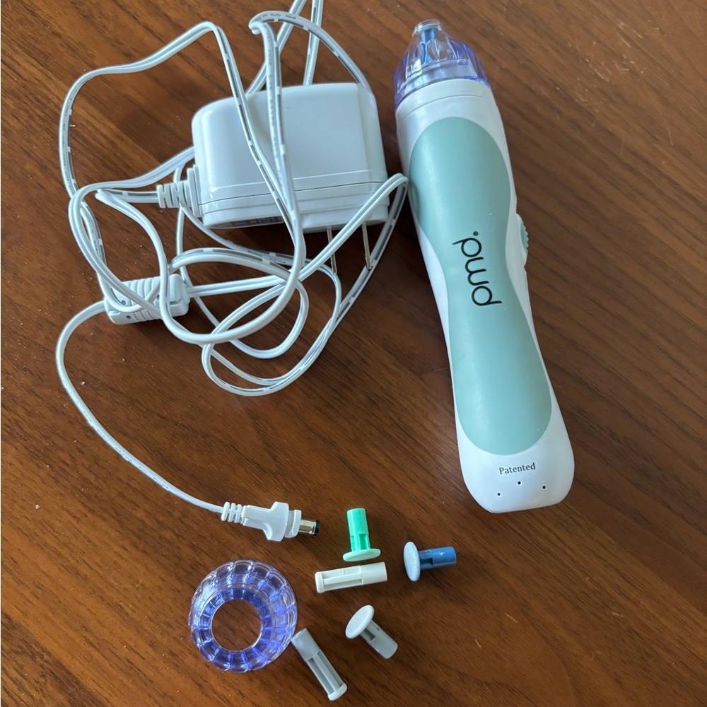 PMD Microdermabrasion device with Accessories